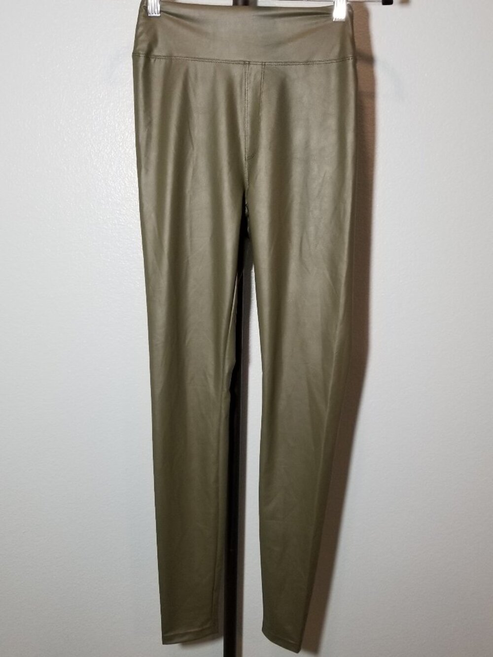Offline by Aerie Real Good Legging Womens M Green Faux Leather Activewear NWOT